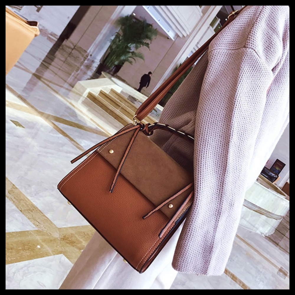 NEW LISBON Tote Crossbody - Picture 5 of 8